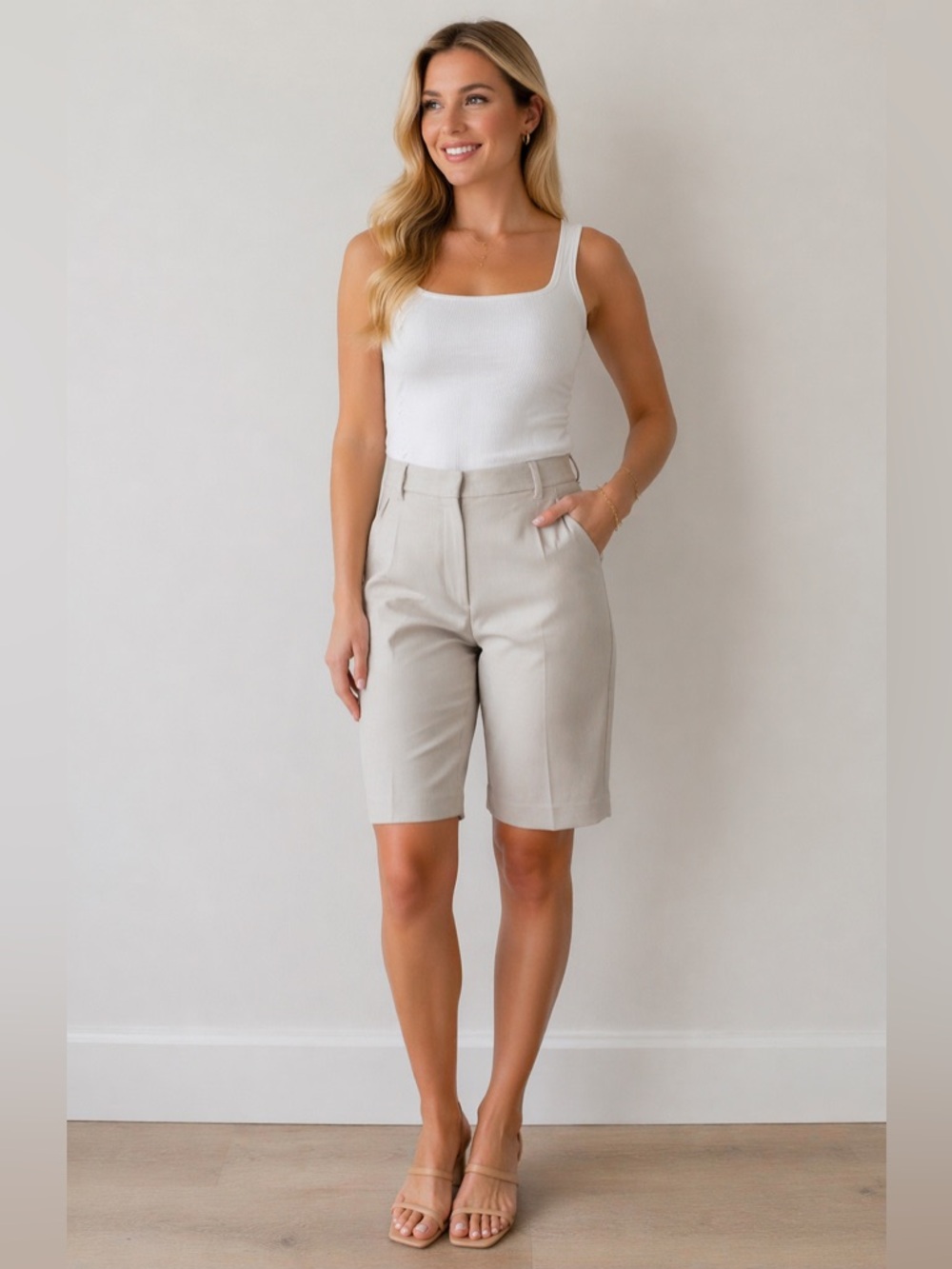 BRUNELLO CUCINELLI EMBELLISHED SHORTS******SIZE: 6